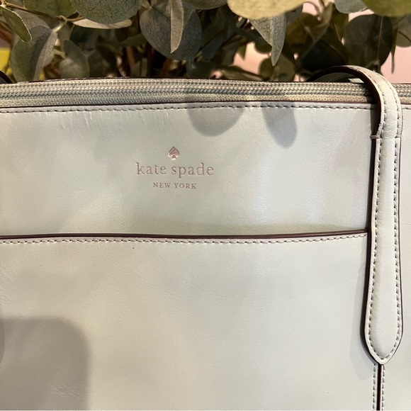 Kate Spade New York Ray Large Pocket Tote - EUC - Picture 3 of 15